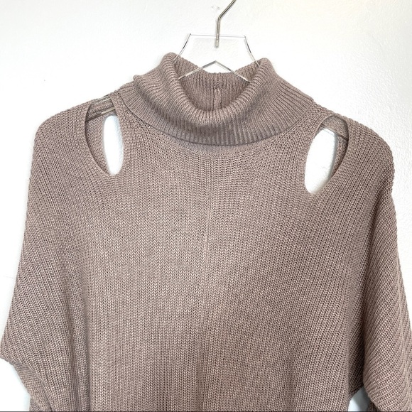 Ella Moss Riley Grey/Beige Cold Shoulder Oversized Turtleneck Sweater Size XS - Picture 7 of 14